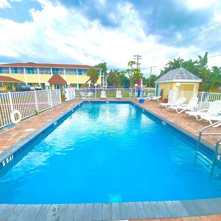 Economy Suites Cypress Gardens Exterior foto