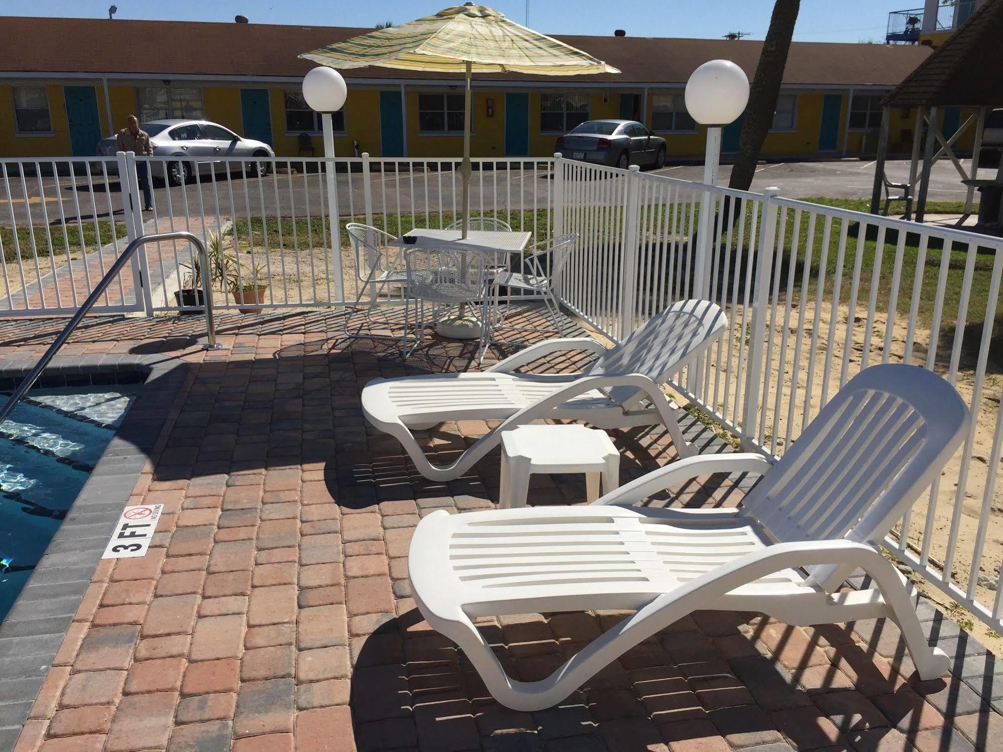 Economy Suites Cypress Gardens Exterior foto