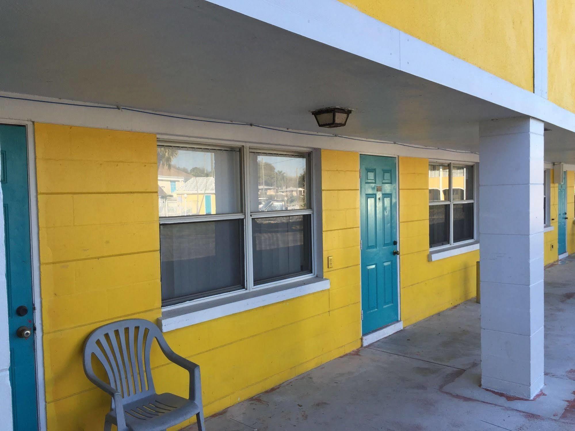 Economy Suites Cypress Gardens Exterior foto