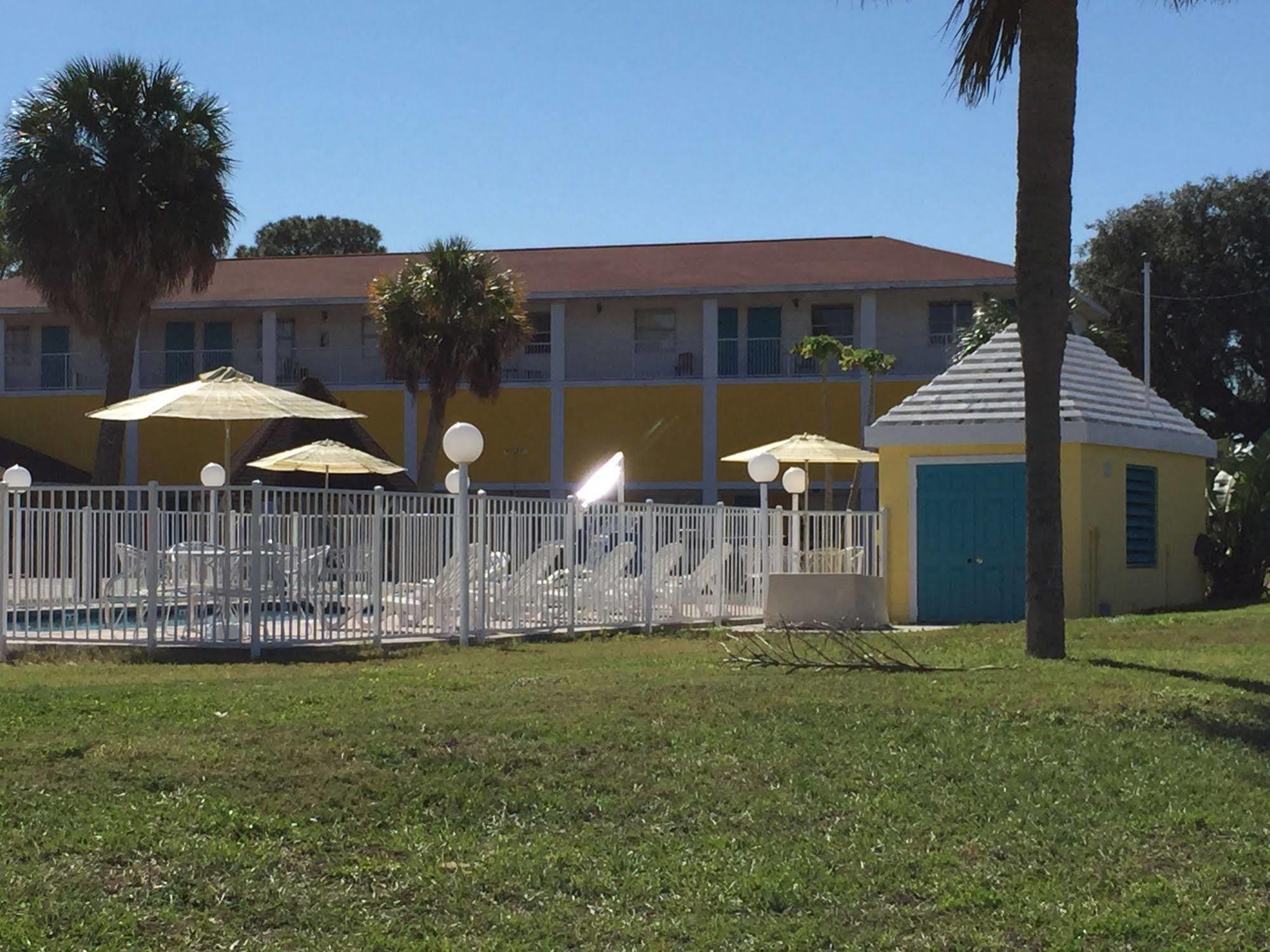 Economy Suites Cypress Gardens Exterior foto